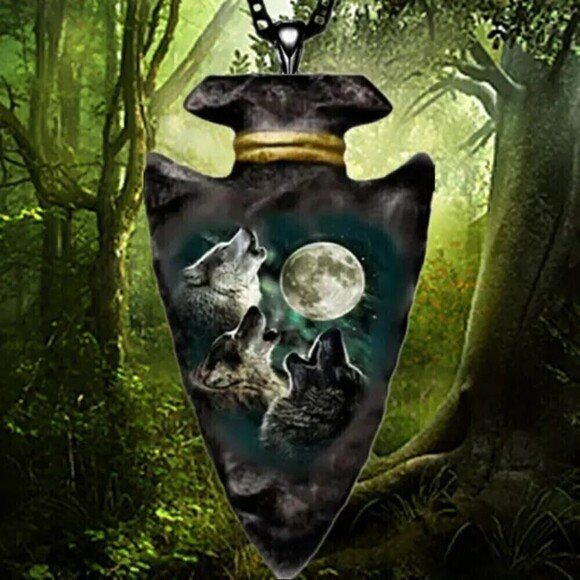 New Men's Arrowhead Shaped Wolf Necklace - 18" chain w/ 2" extension - Picture 1 of 9